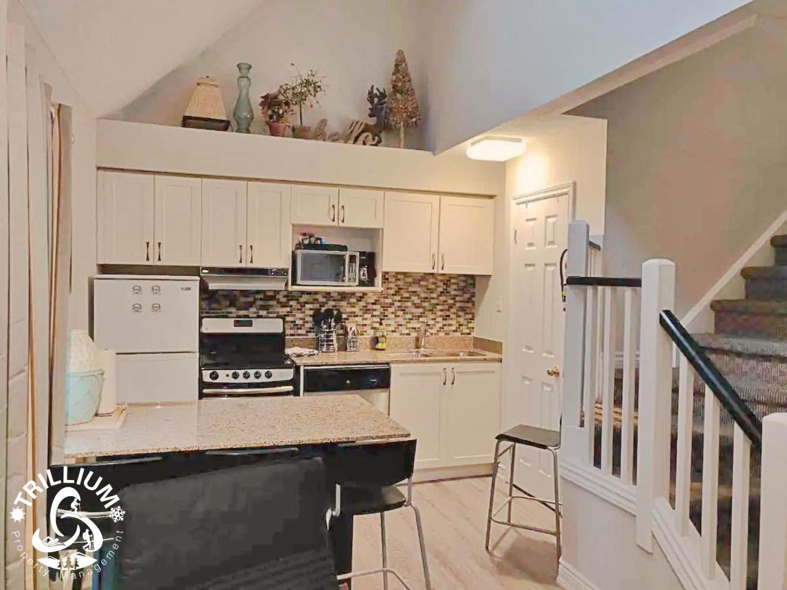 Blue Mountain, Collingwood - Loft Condo, Sleeps 4 Blue Mountains Exterior photo