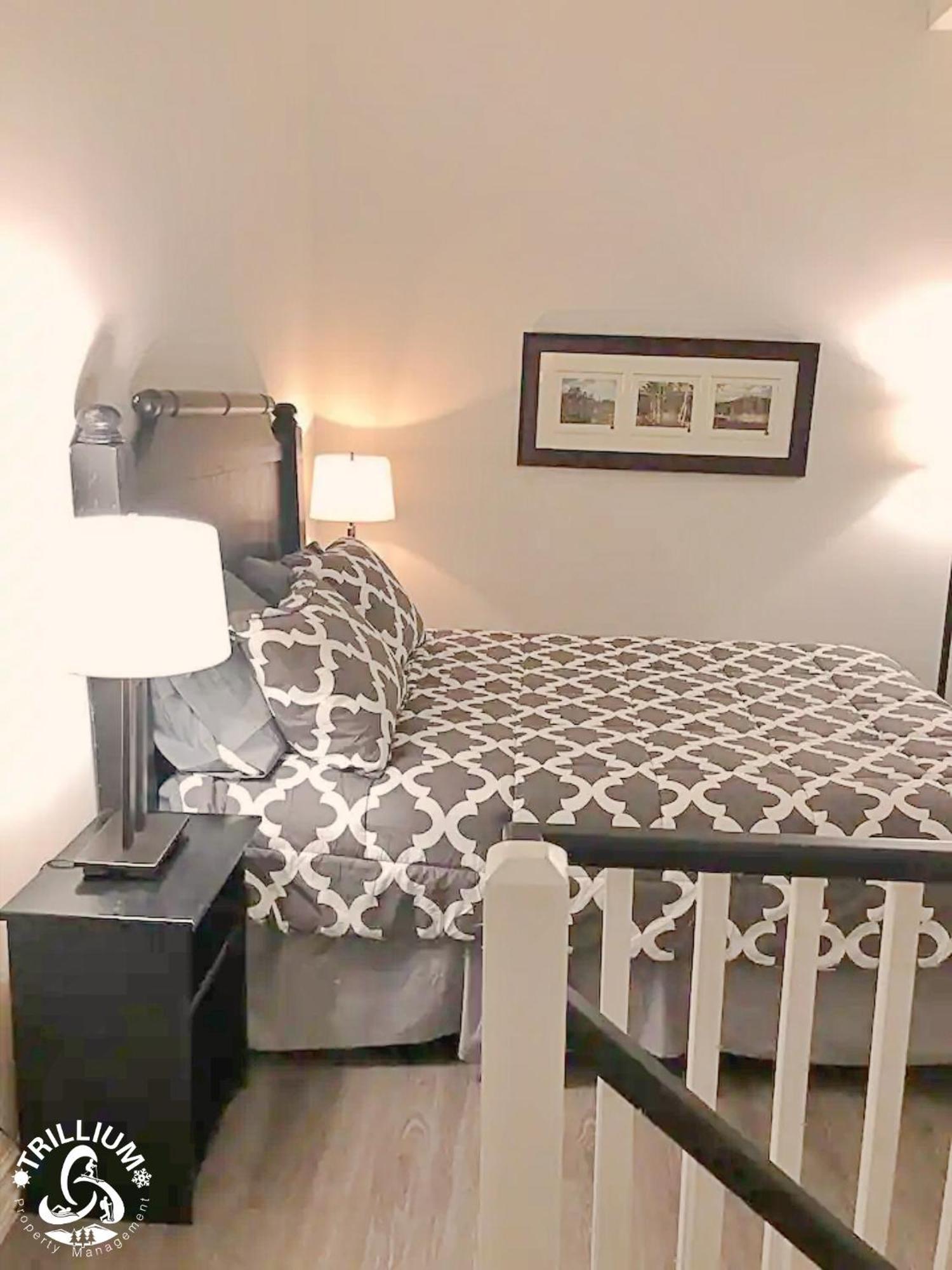 Blue Mountain, Collingwood - Loft Condo, Sleeps 4 Blue Mountains Exterior photo
