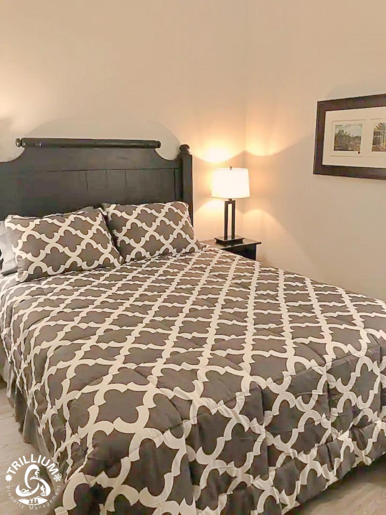 Blue Mountain, Collingwood - Loft Condo, Sleeps 4 Blue Mountains Exterior photo