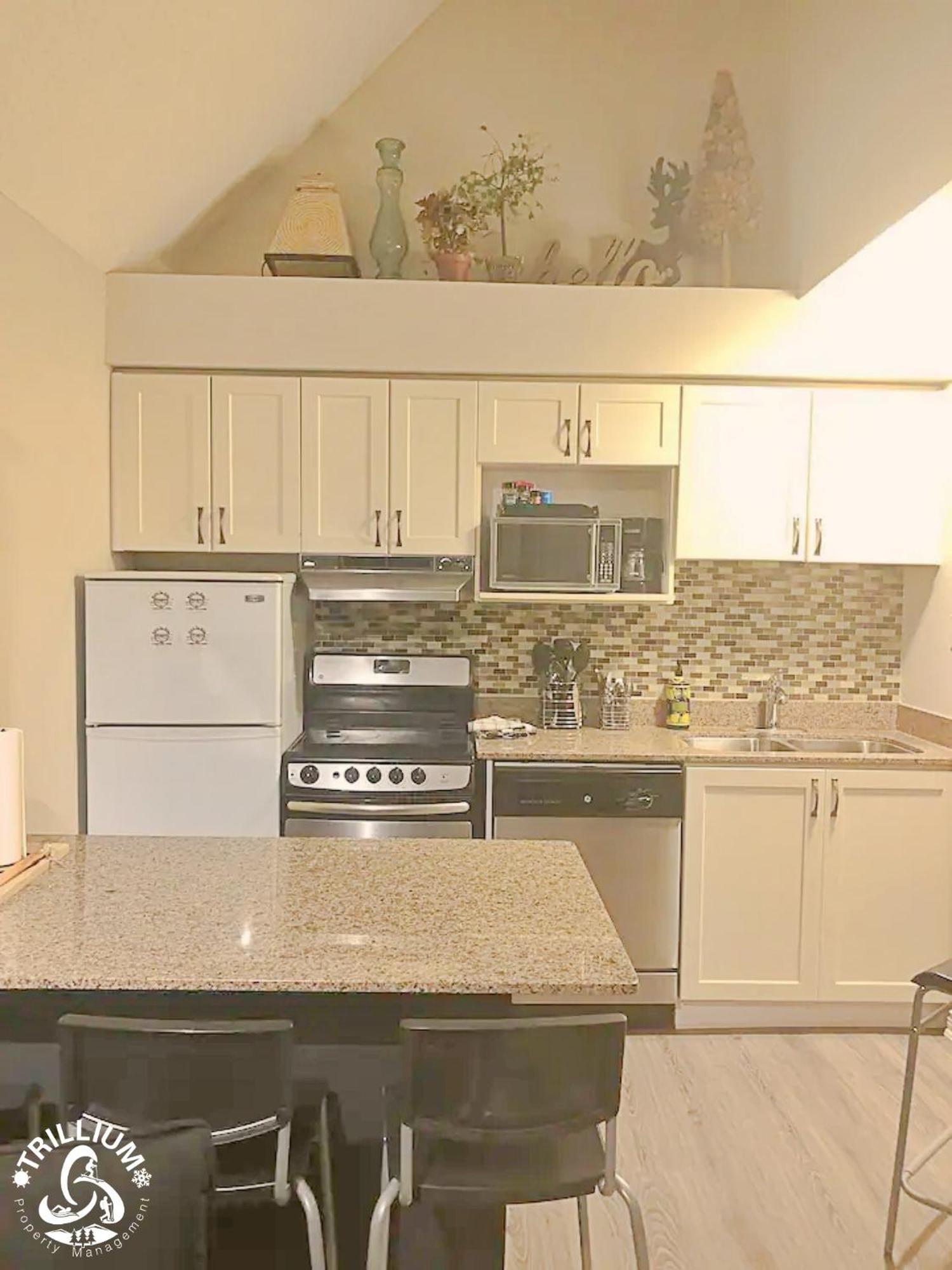 Blue Mountain, Collingwood - Loft Condo, Sleeps 4 Blue Mountains Exterior photo